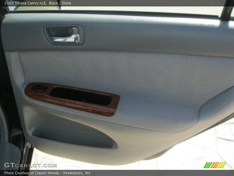 Black / Stone 2003 Toyota Camry XLE