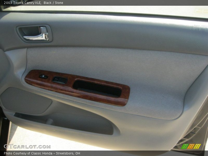 Black / Stone 2003 Toyota Camry XLE