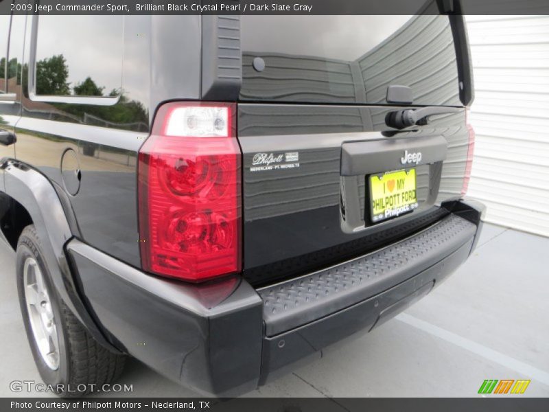 Brilliant Black Crystal Pearl / Dark Slate Gray 2009 Jeep Commander Sport