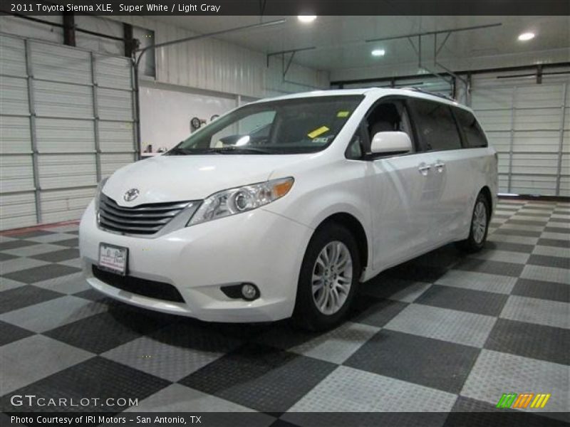 Super White / Light Gray 2011 Toyota Sienna XLE