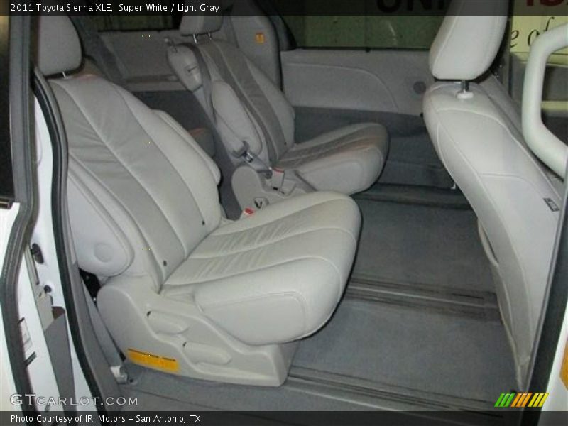 Super White / Light Gray 2011 Toyota Sienna XLE