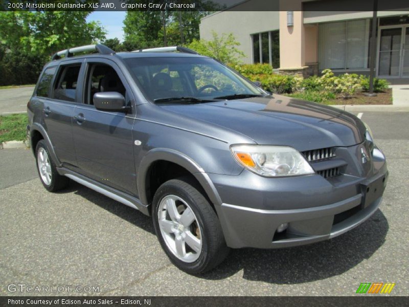 Front 3/4 View of 2005 Outlander XLS AWD