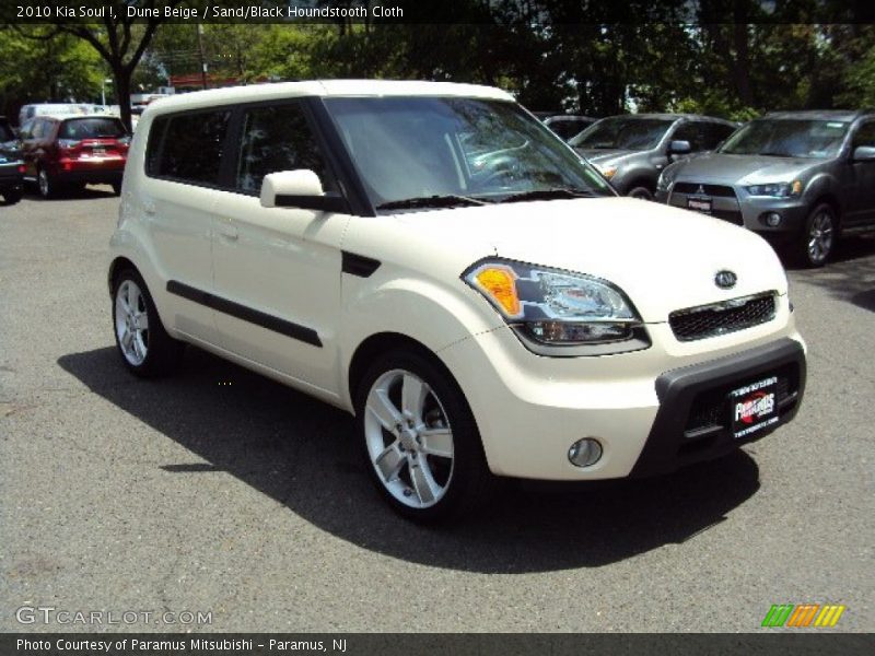 Dune Beige / Sand/Black Houndstooth Cloth 2010 Kia Soul !
