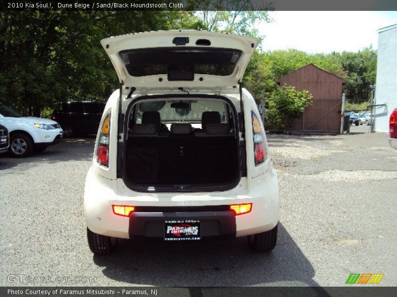 Dune Beige / Sand/Black Houndstooth Cloth 2010 Kia Soul !
