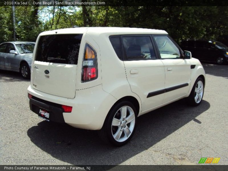 Dune Beige / Sand/Black Houndstooth Cloth 2010 Kia Soul !