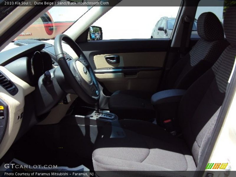 Dune Beige / Sand/Black Houndstooth Cloth 2010 Kia Soul !