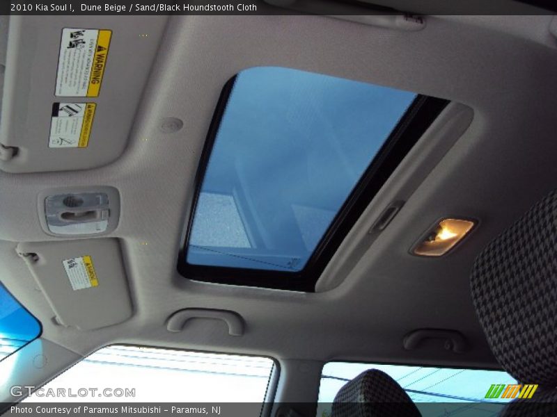 Dune Beige / Sand/Black Houndstooth Cloth 2010 Kia Soul !