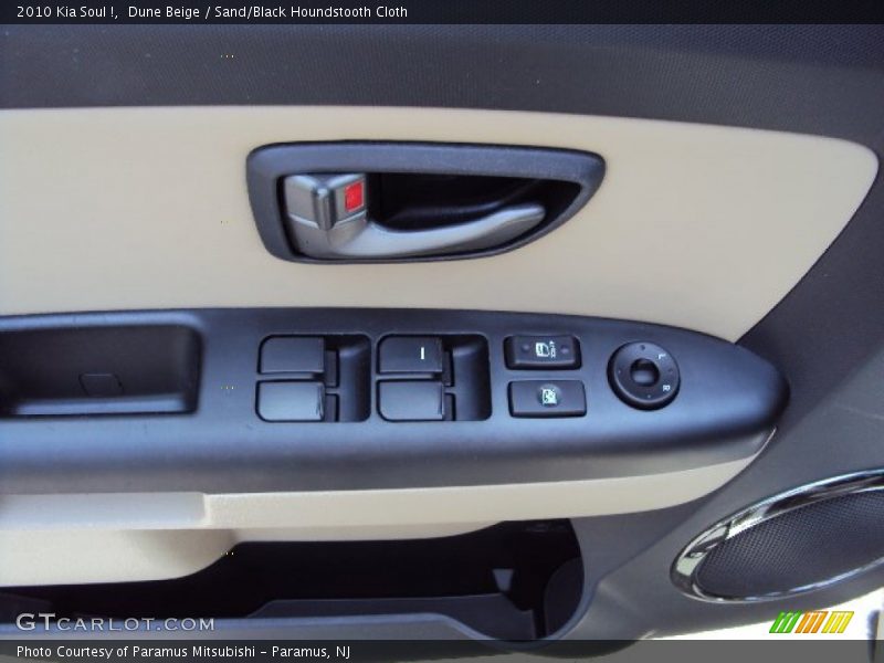 Dune Beige / Sand/Black Houndstooth Cloth 2010 Kia Soul !