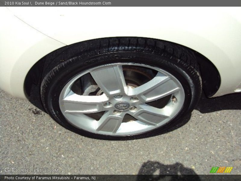 Dune Beige / Sand/Black Houndstooth Cloth 2010 Kia Soul !