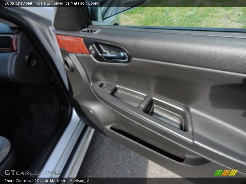 Silver Ice Metallic / Ebony 2009 Chevrolet Impala LS