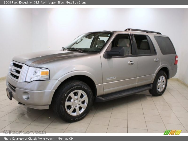 Front 3/4 View of 2008 Expedition XLT 4x4