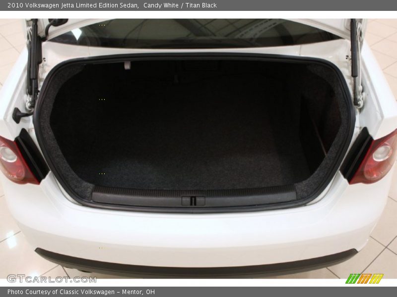 Candy White / Titan Black 2010 Volkswagen Jetta Limited Edition Sedan