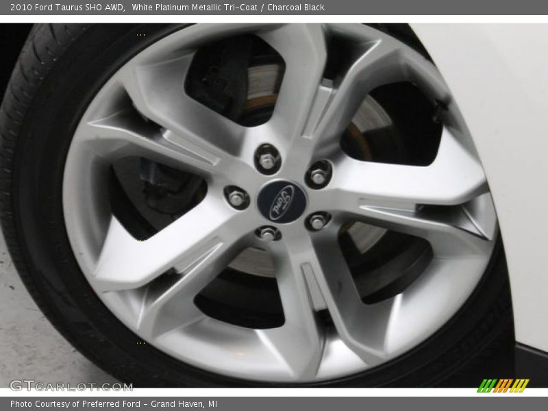  2010 Taurus SHO AWD Wheel