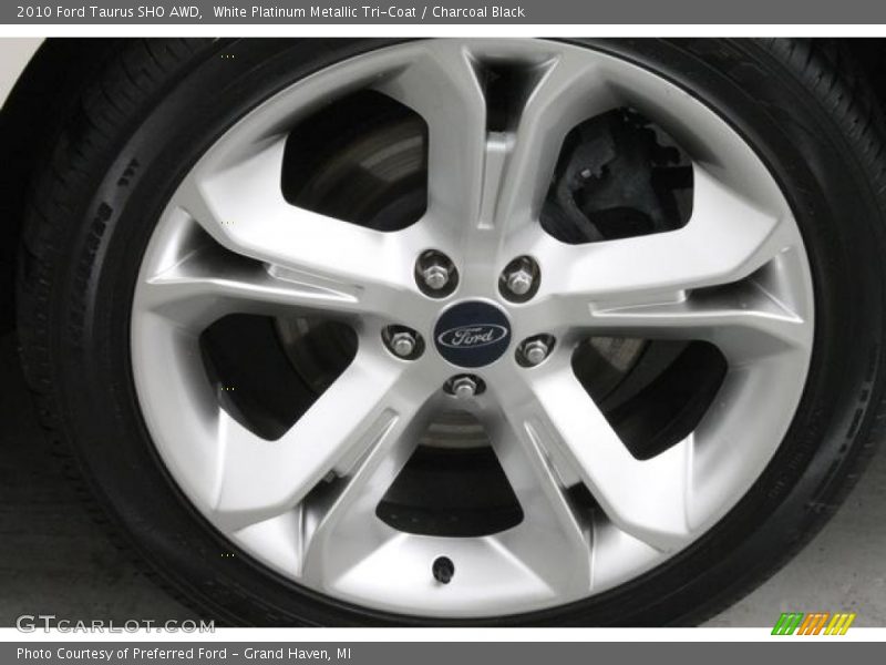  2010 Taurus SHO AWD Wheel
