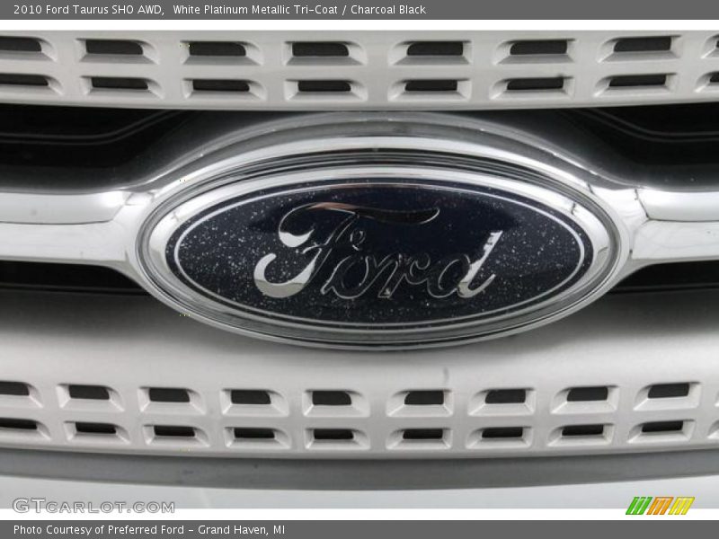 White Platinum Metallic Tri-Coat / Charcoal Black 2010 Ford Taurus SHO AWD