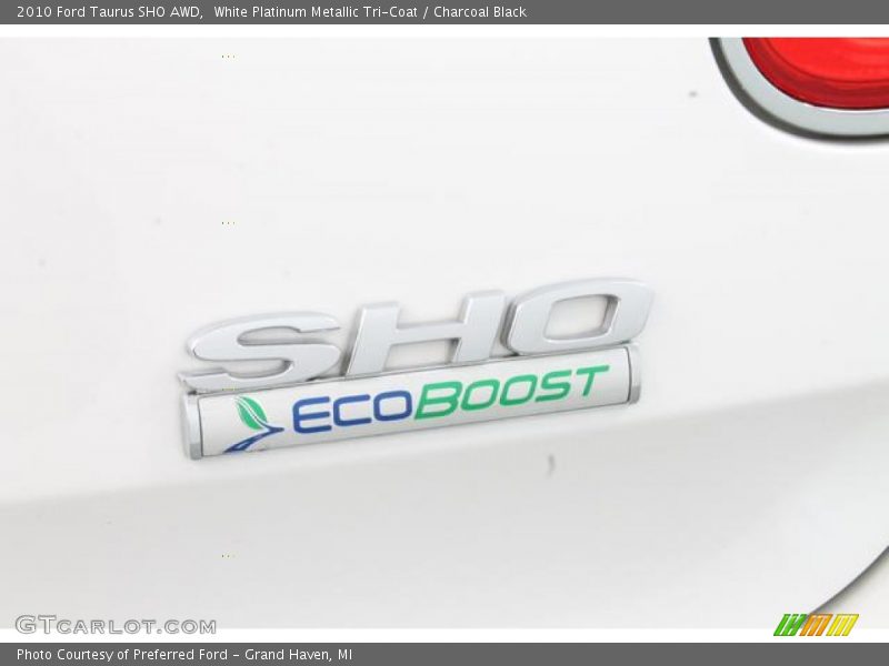 White Platinum Metallic Tri-Coat / Charcoal Black 2010 Ford Taurus SHO AWD