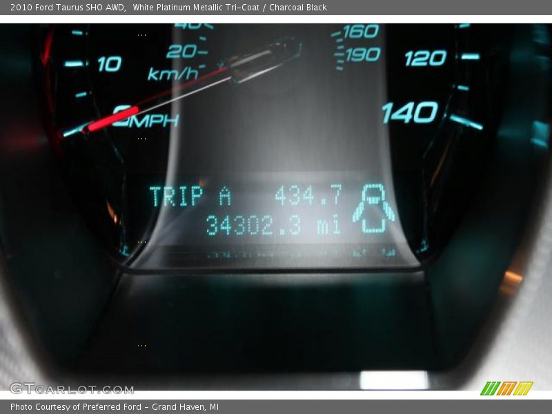 White Platinum Metallic Tri-Coat / Charcoal Black 2010 Ford Taurus SHO AWD