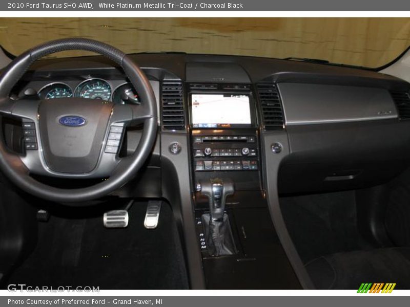White Platinum Metallic Tri-Coat / Charcoal Black 2010 Ford Taurus SHO AWD