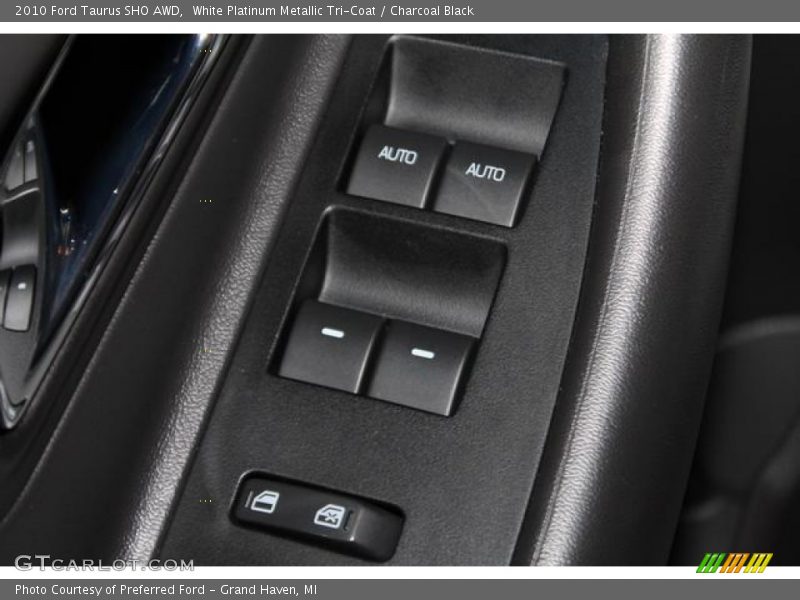 Controls of 2010 Taurus SHO AWD