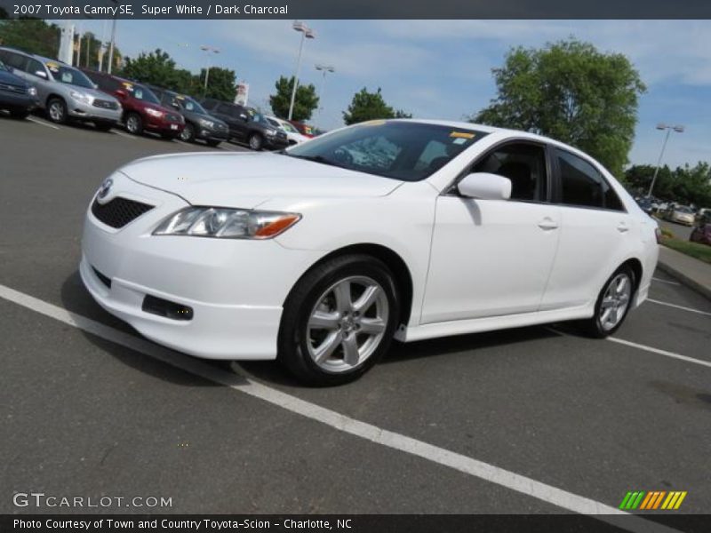 Super White / Dark Charcoal 2007 Toyota Camry SE