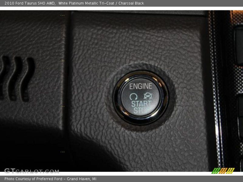 White Platinum Metallic Tri-Coat / Charcoal Black 2010 Ford Taurus SHO AWD