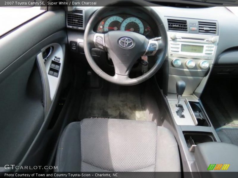 Super White / Dark Charcoal 2007 Toyota Camry SE