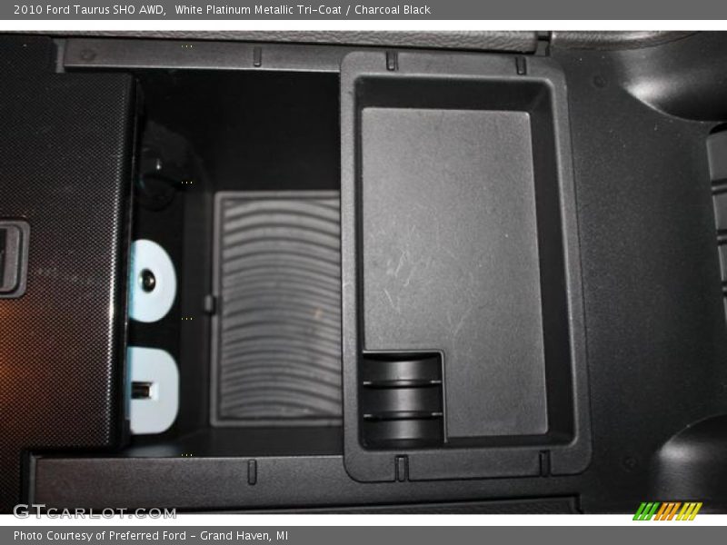 White Platinum Metallic Tri-Coat / Charcoal Black 2010 Ford Taurus SHO AWD