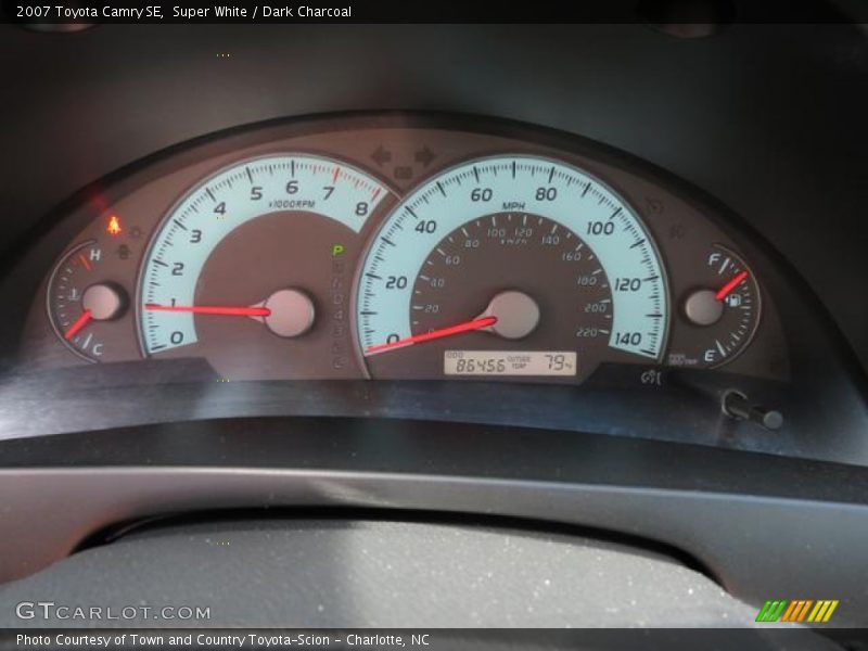 Super White / Dark Charcoal 2007 Toyota Camry SE