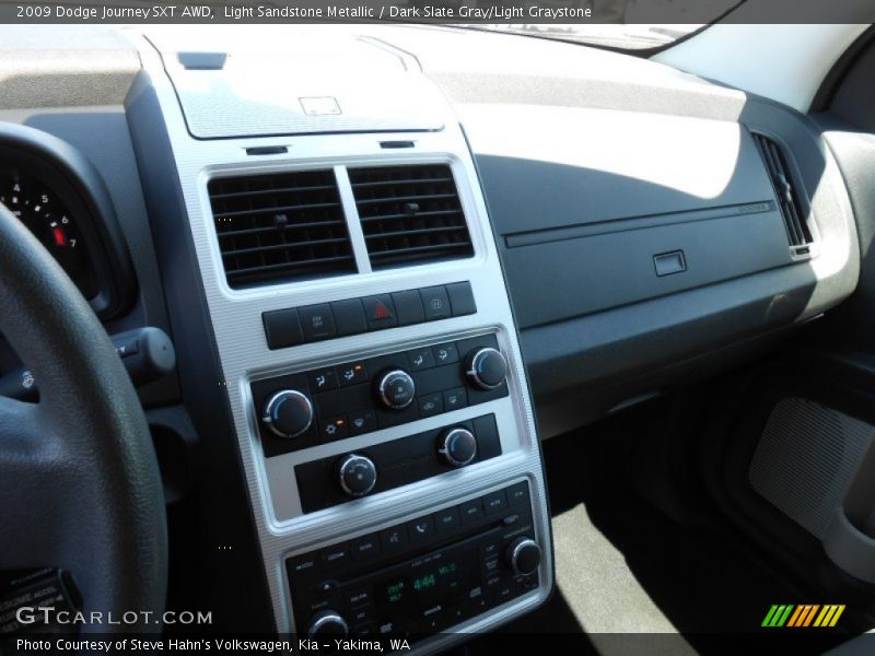 Light Sandstone Metallic / Dark Slate Gray/Light Graystone 2009 Dodge Journey SXT AWD
