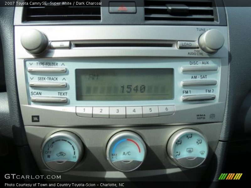 Super White / Dark Charcoal 2007 Toyota Camry SE