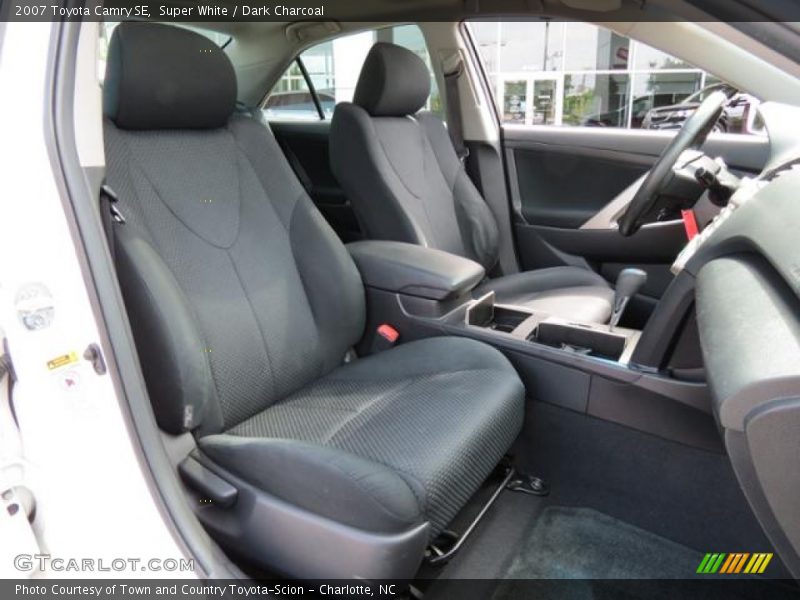 Super White / Dark Charcoal 2007 Toyota Camry SE