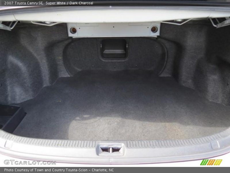 Super White / Dark Charcoal 2007 Toyota Camry SE