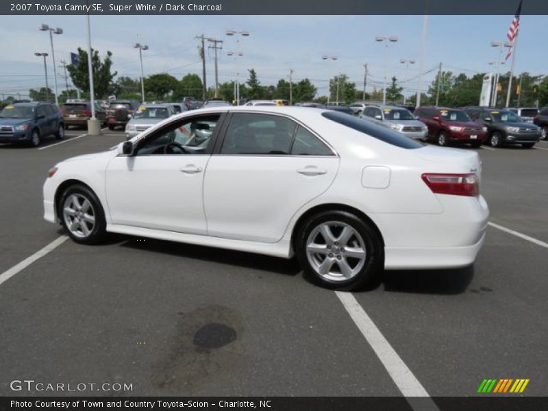 Super White / Dark Charcoal 2007 Toyota Camry SE