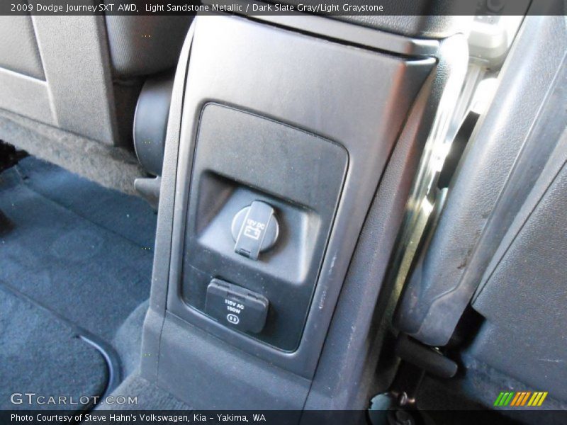 Light Sandstone Metallic / Dark Slate Gray/Light Graystone 2009 Dodge Journey SXT AWD