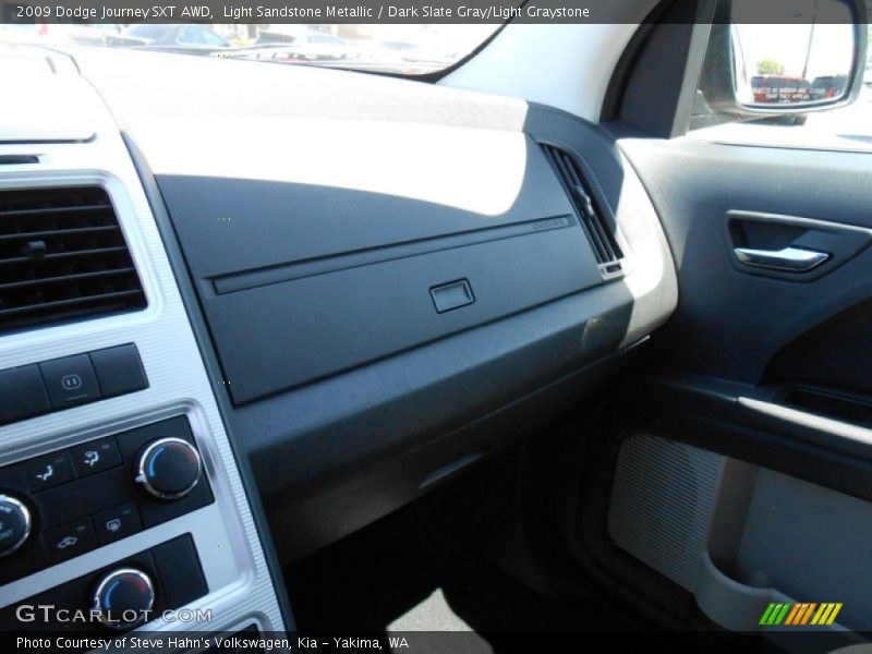 Light Sandstone Metallic / Dark Slate Gray/Light Graystone 2009 Dodge Journey SXT AWD
