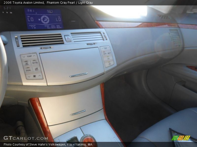 Phantom Gray Pearl / Light Gray 2006 Toyota Avalon Limited