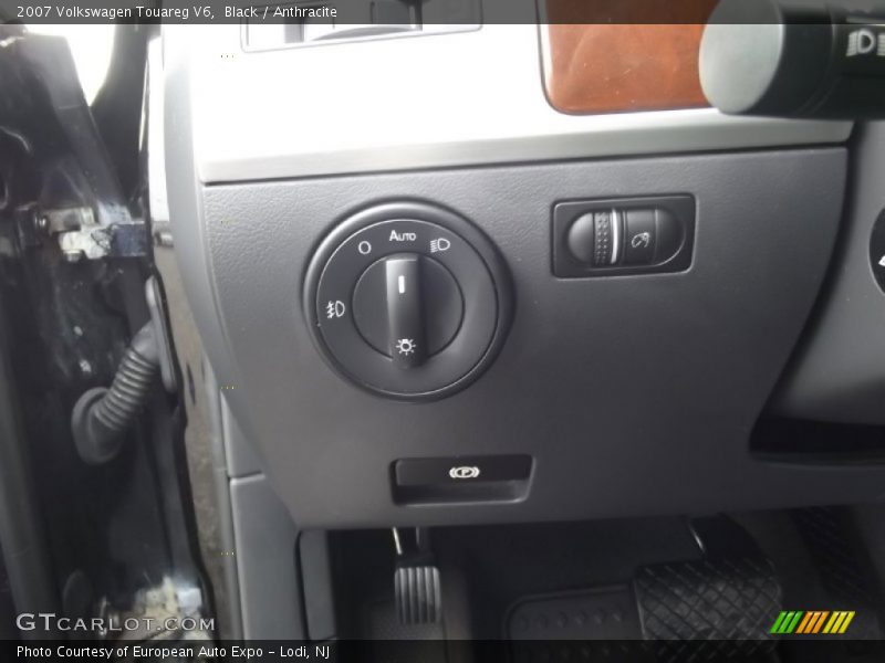 Black / Anthracite 2007 Volkswagen Touareg V6
