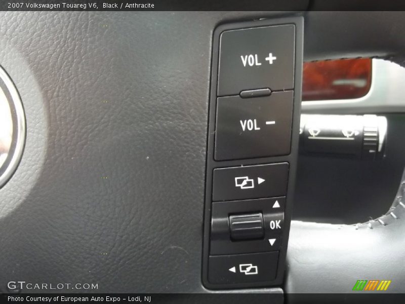 Black / Anthracite 2007 Volkswagen Touareg V6