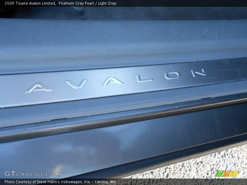 Phantom Gray Pearl / Light Gray 2006 Toyota Avalon Limited