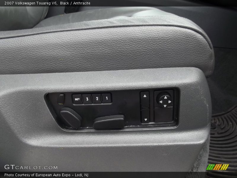 Black / Anthracite 2007 Volkswagen Touareg V6