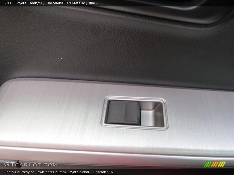 Barcelona Red Metallic / Black 2013 Toyota Camry SE