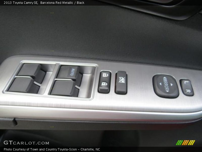 Barcelona Red Metallic / Black 2013 Toyota Camry SE