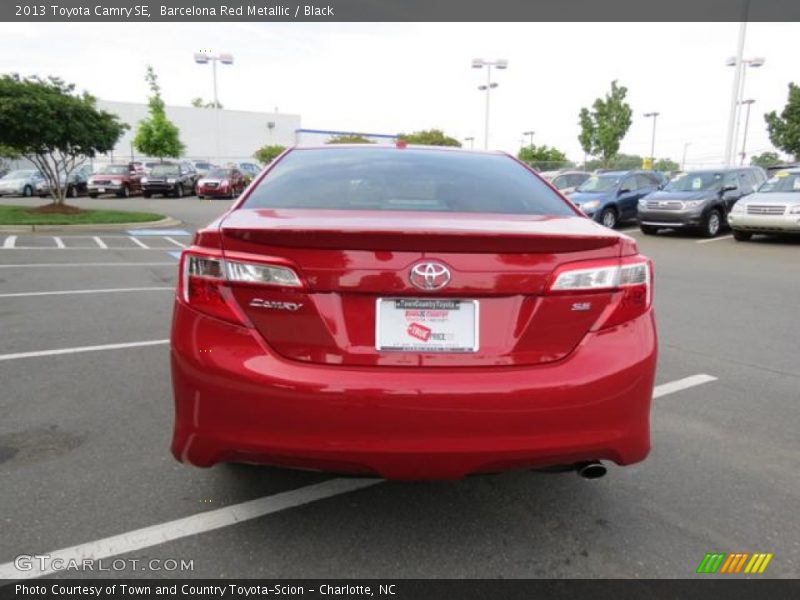 Barcelona Red Metallic / Black 2013 Toyota Camry SE