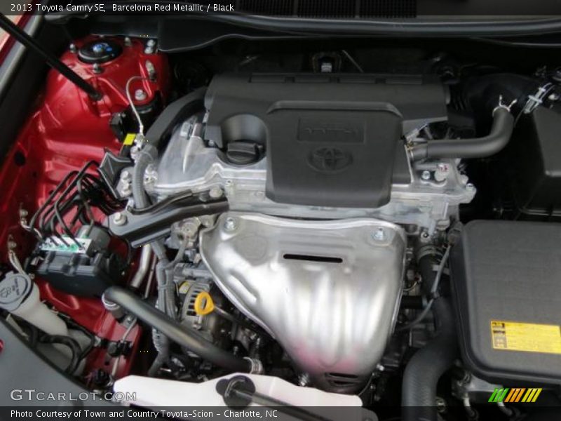 Barcelona Red Metallic / Black 2013 Toyota Camry SE