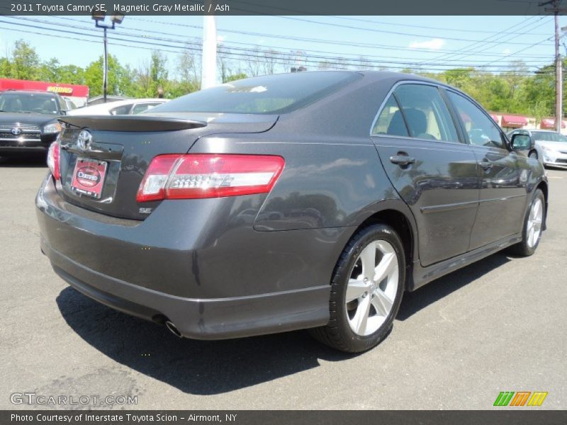 Magnetic Gray Metallic / Ash 2011 Toyota Camry SE