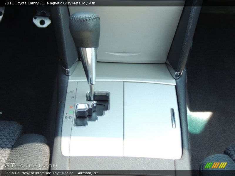 Magnetic Gray Metallic / Ash 2011 Toyota Camry SE