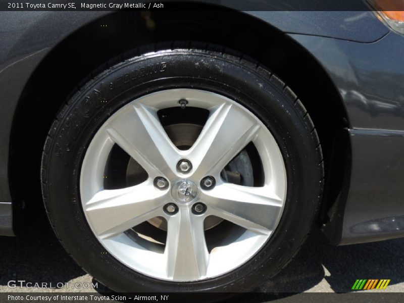 Magnetic Gray Metallic / Ash 2011 Toyota Camry SE