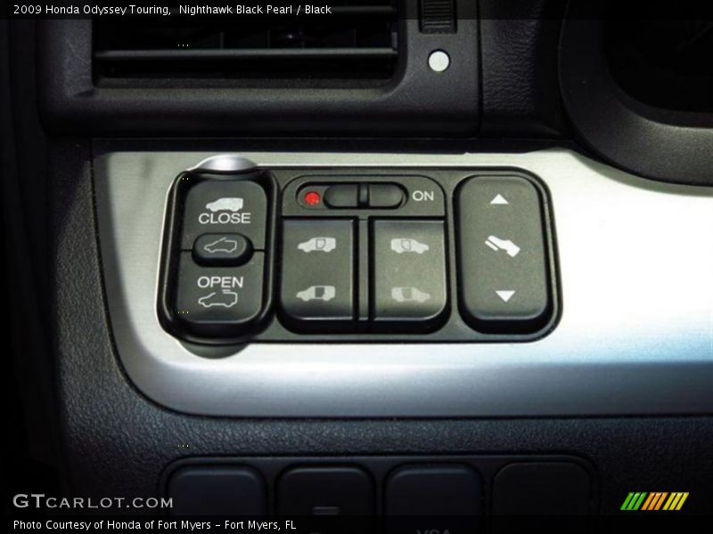 Nighthawk Black Pearl / Black 2009 Honda Odyssey Touring