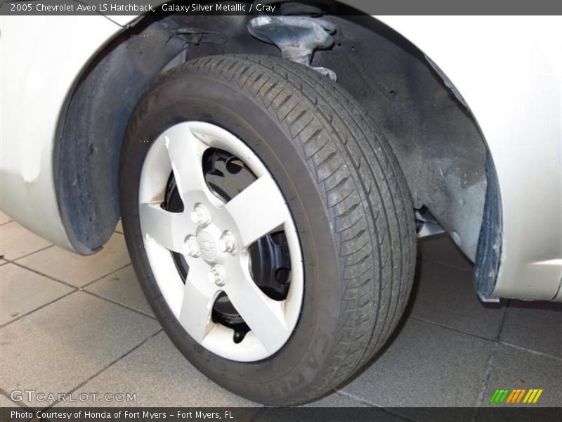 Galaxy Silver Metallic / Gray 2005 Chevrolet Aveo LS Hatchback