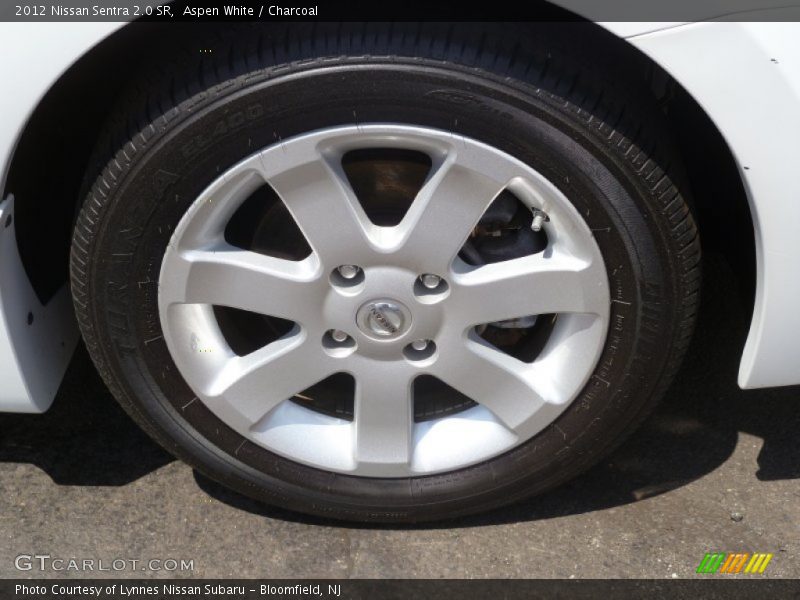 Aspen White / Charcoal 2012 Nissan Sentra 2.0 SR